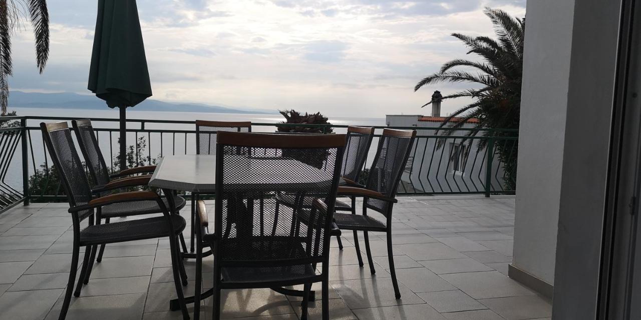 Apartments Tri Palme Baška Voda Exteriör bild
