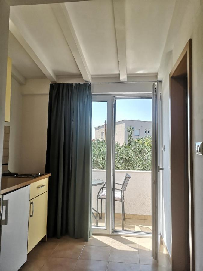 Apartments Tri Palme Baška Voda Exteriör bild