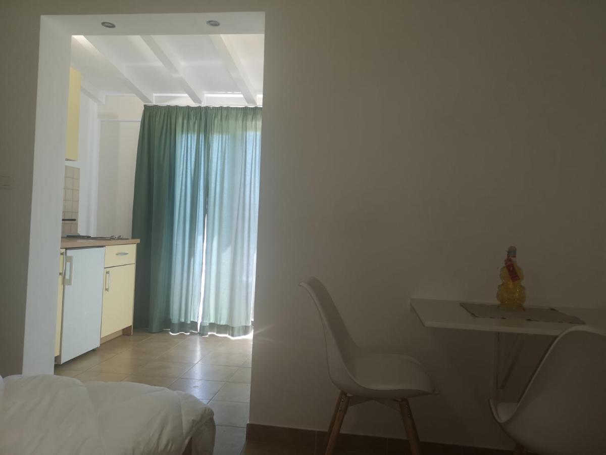 Apartments Tri Palme Baška Voda Exteriör bild