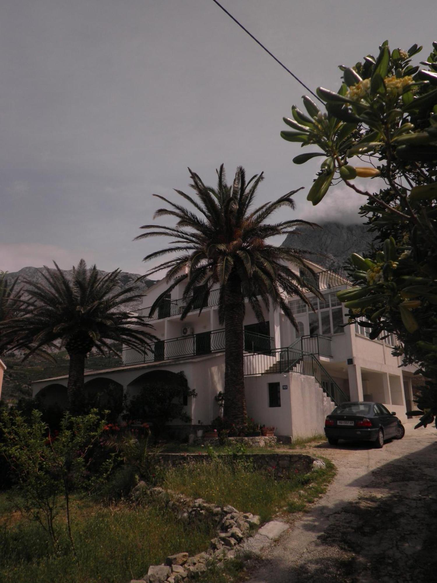 Apartments Tri Palme Baška Voda Exteriör bild