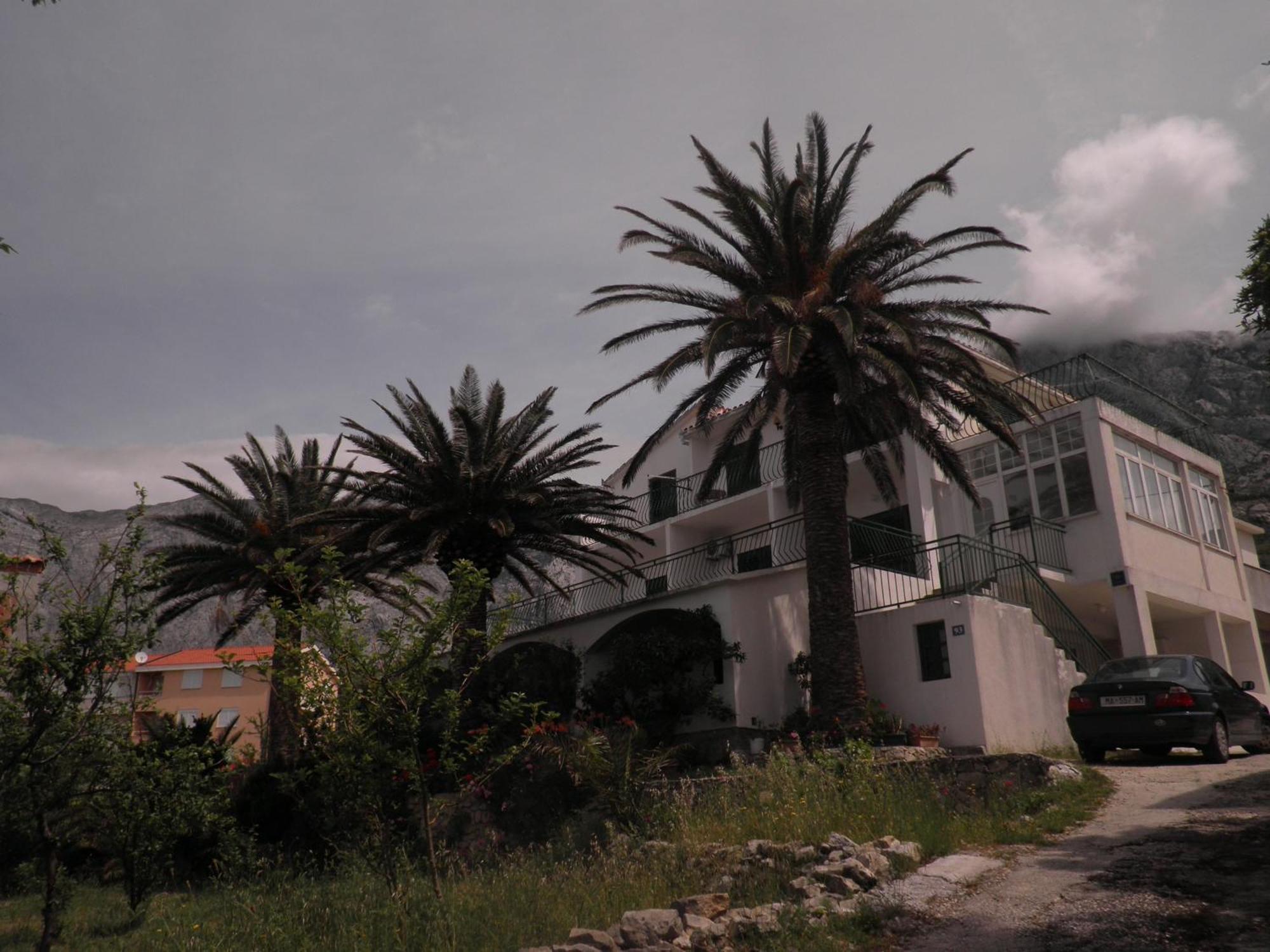 Apartments Tri Palme Baška Voda Exteriör bild