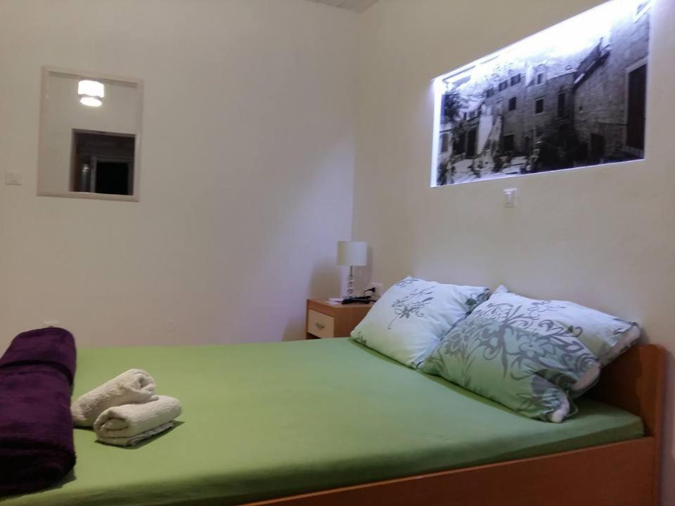 Apartments Tri Palme Baška Voda Exteriör bild