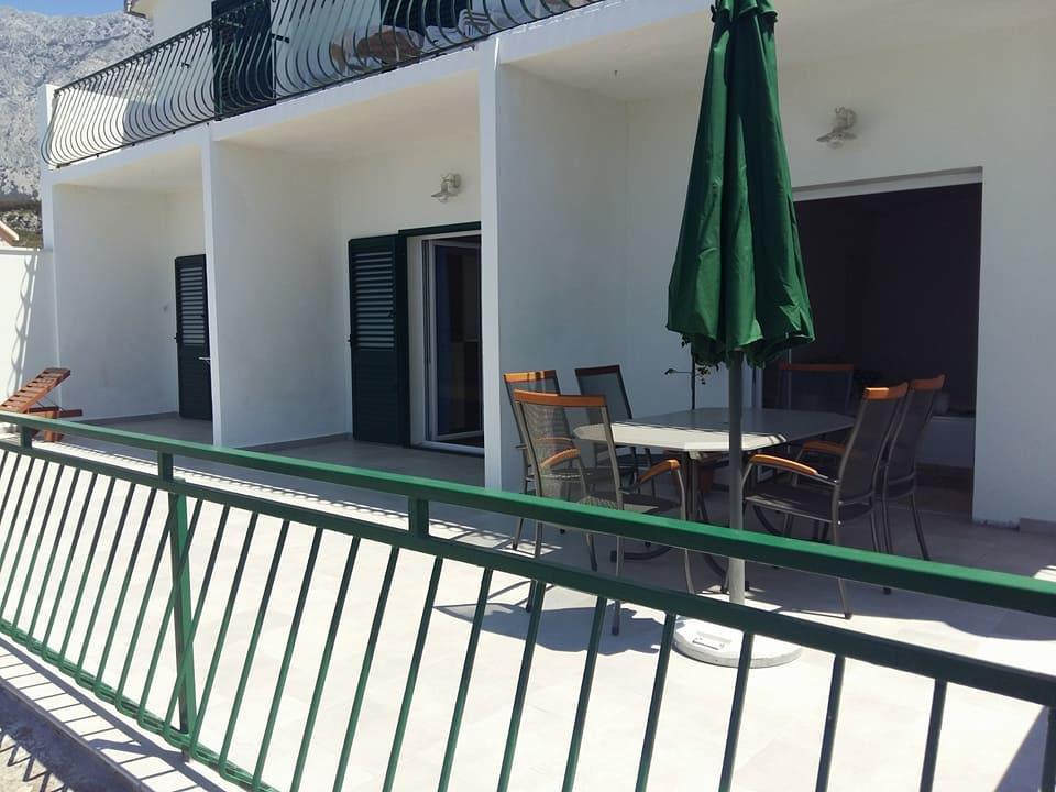 Apartments Tri Palme Baška Voda Exteriör bild